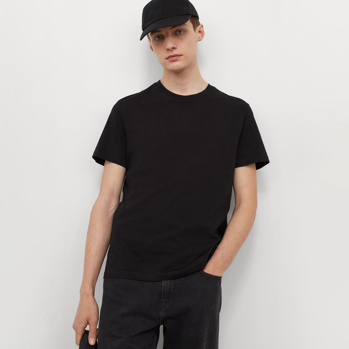 Men's Plain Black T-Shirt